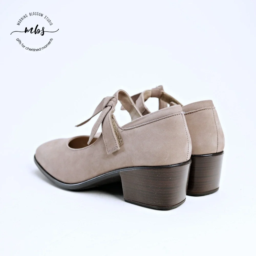 NIB Naot Nobility Mary Jane Crinkle Patent Leather Orthopedic Tan Women‎ 40